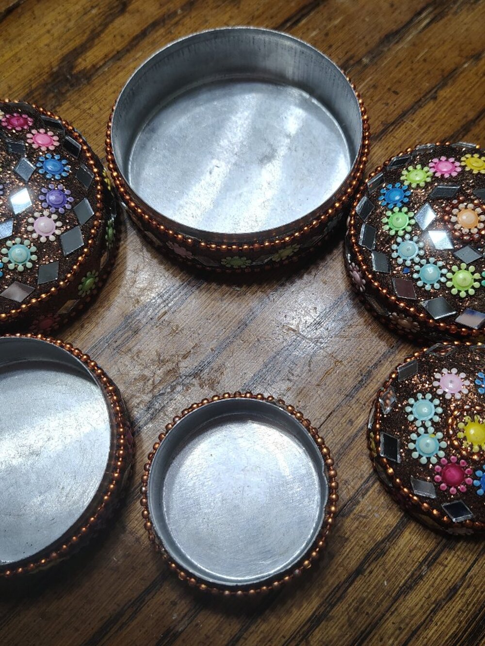 Set of three decorative tin set
